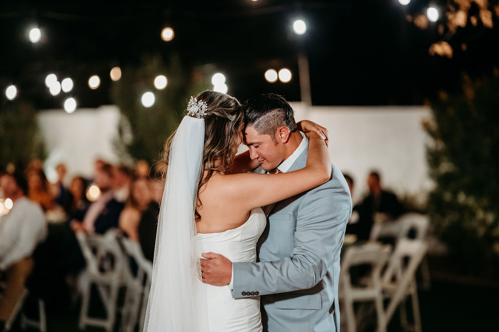 arizona wedding at the cottage in gilbert, bride and groom first dance