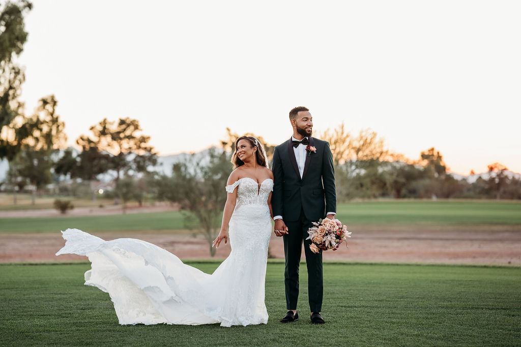 wedding portraits, bride and groom poses, papago golf club, arizona wedding photographer