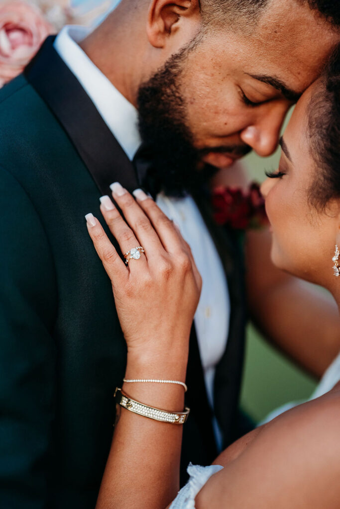 wedding portraits, bride and groom poses, papago golf club 