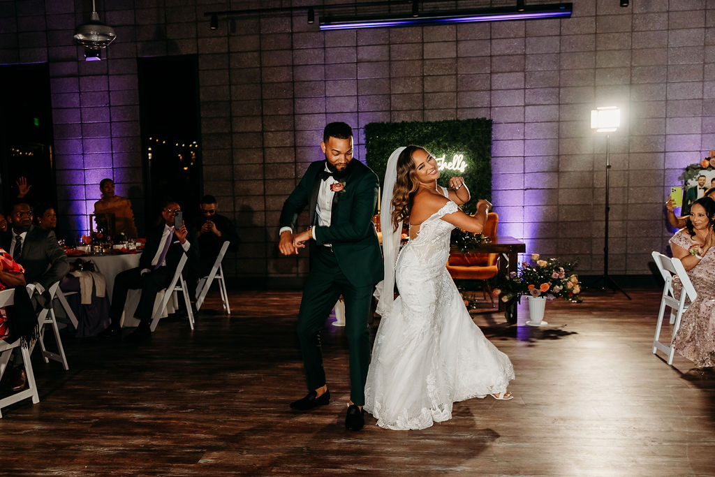 papago golf club wedding reception, arizona wedding photographer, bride and groom first dance