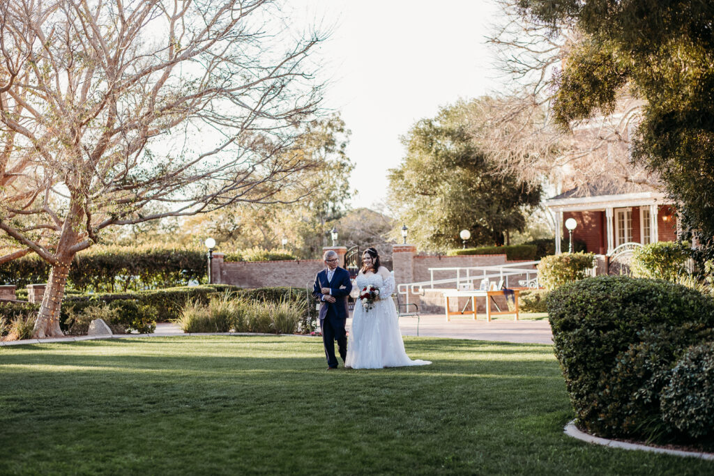 Wedding ceremony by arizona wedding photographer at Stonebridge Manor.