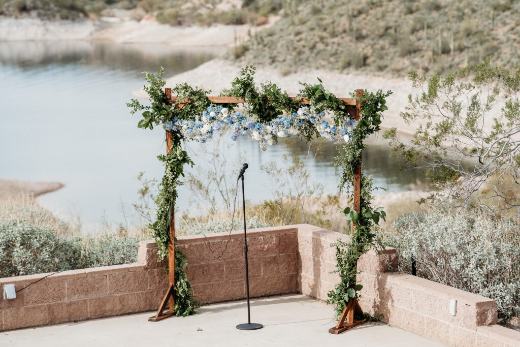 white and baby blue carnations for wedding alter ideas outdoor, white and baby blue carnations wedding florals, arizona wedding photographer