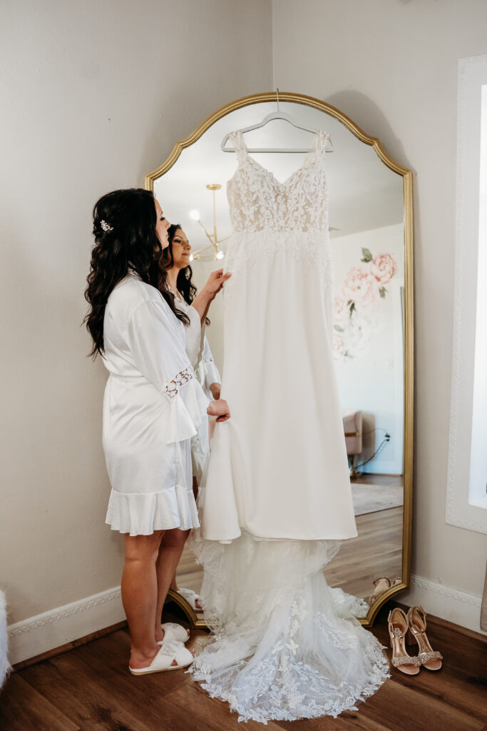 Bride getting ready at the secret garden, arizona wedding photographer