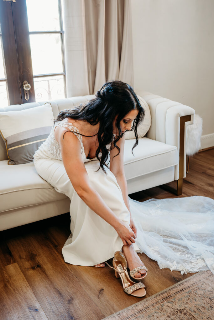 Bride getting ready at the secret garden, arizona wedding photographer