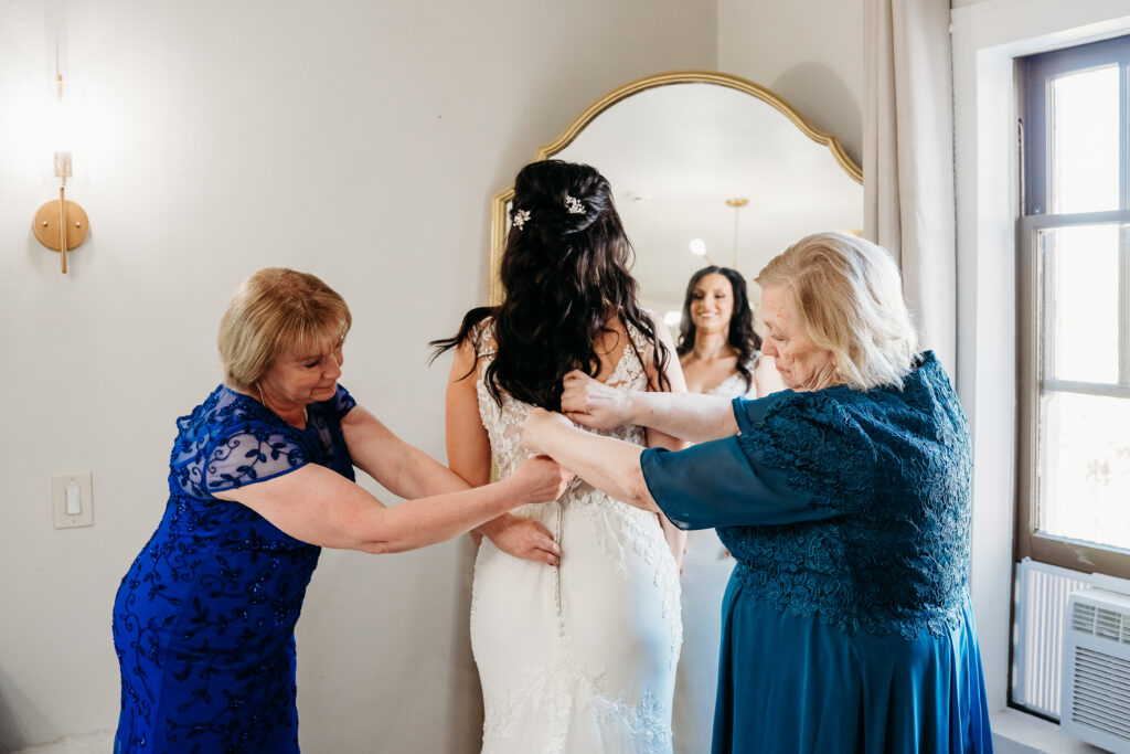 Bride getting ready at the secret garden, arizona wedding photographer