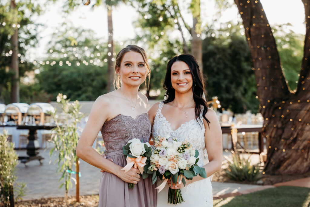 bride and bridesmaid poses, bridesmaid in lilac dress