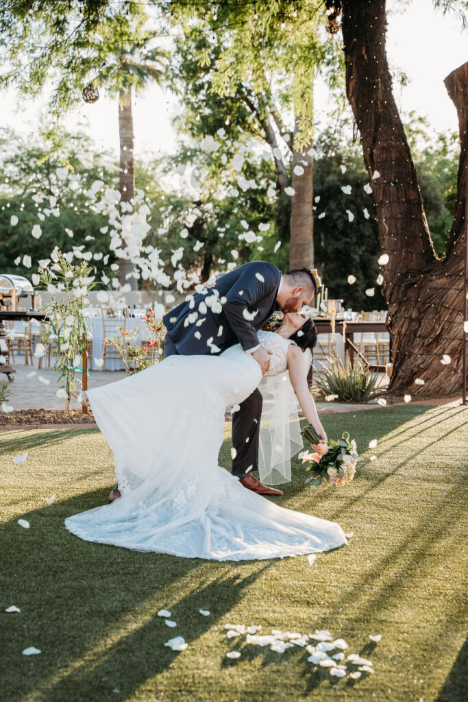  Secret Garden in Arizona, arizona wedding photographer, bride and groom poses