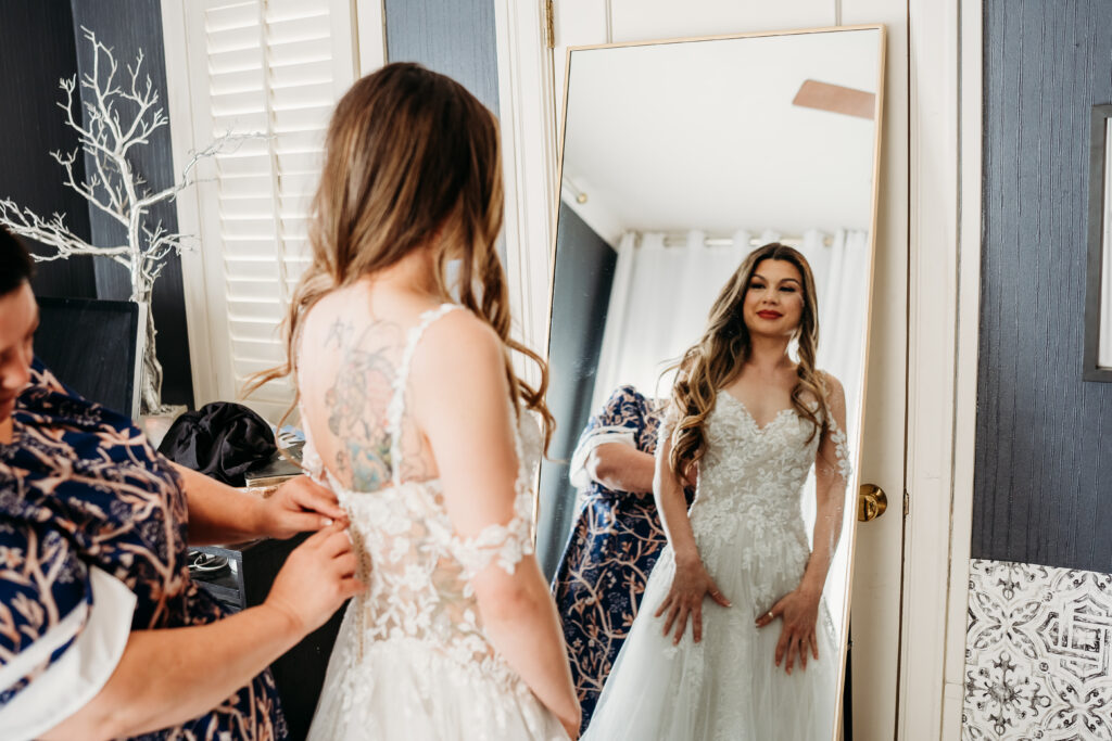 Coronado House Phoenix, Phoenix wedding venues, bride getting ready