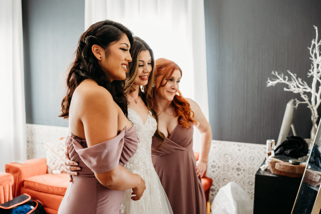 Phoenix, Phoenix wedding venues, bride getting ready with bridesmaids