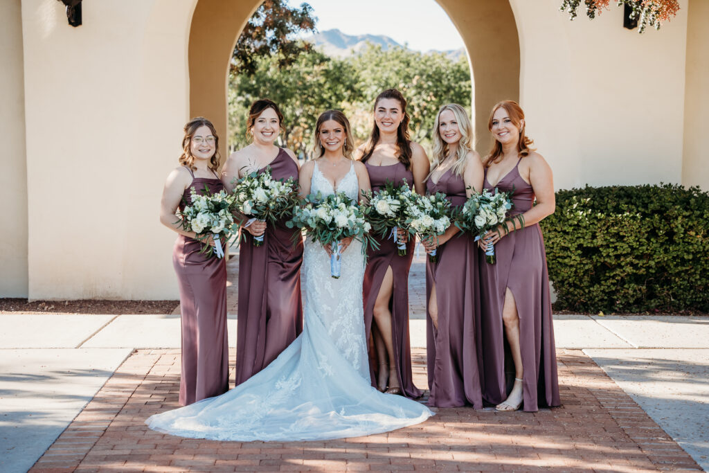 bridesmaid posing ideas, bridemaids in muted purple dresses, verrado golf club wedding, arizona wedding photographer